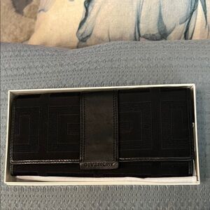 Givenchy Black Geometric Pattern Wallet NWOTIB w/ Dustbag